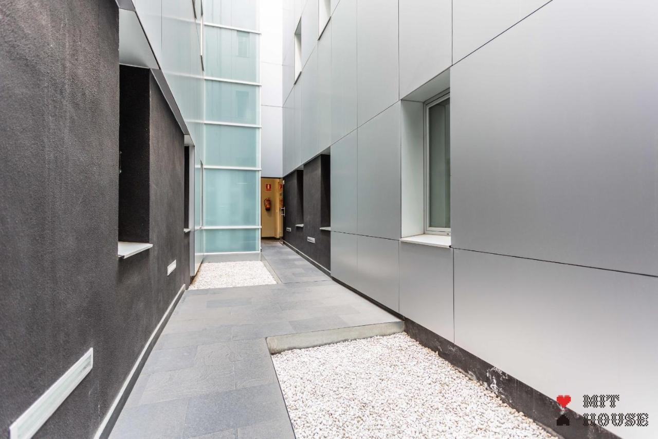 Mit House Ayala En Madrid Exterior photo